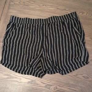 Sonoma Black and White Linen Blend High Waist Shorts 1X